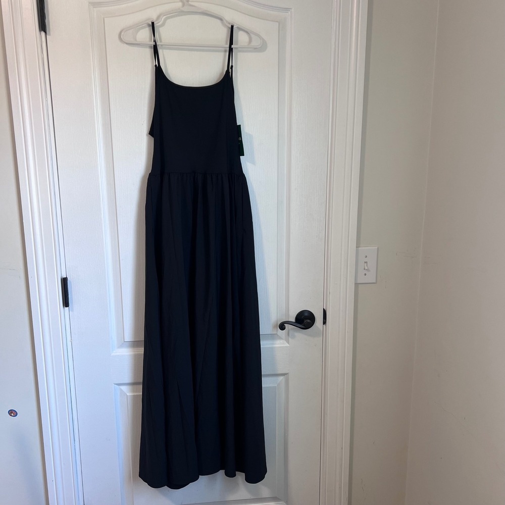 Halara Black Athleisure Maxi Dress Adjustable Straps Built-in Bra Size Small NEW